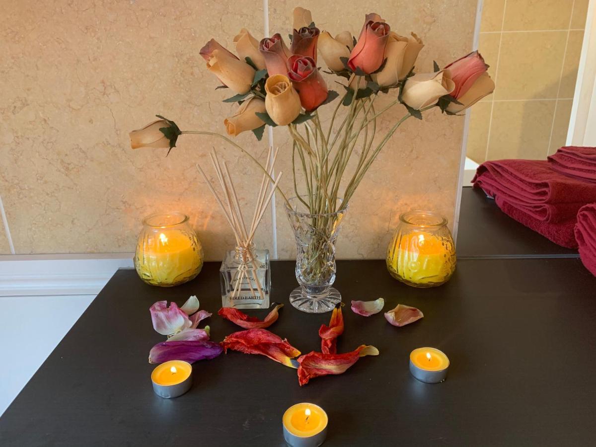The Penthouse Bowness Luxury Loft Jacuzzi Bath & Complimentary Lakeview Spa Membership מראה חיצוני תמונה