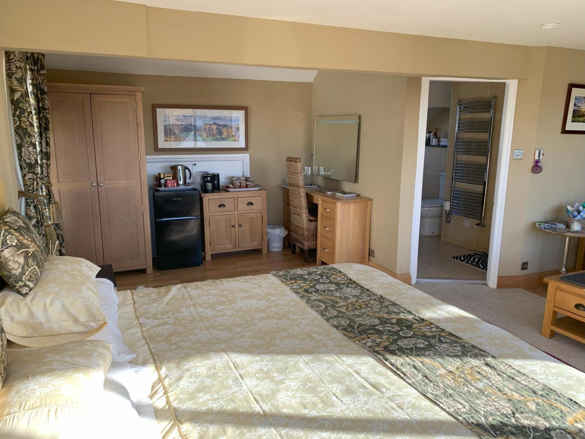 The Penthouse Bowness Luxury Loft Jacuzzi Bath & Complimentary Lakeview Spa Membership מראה חיצוני תמונה
